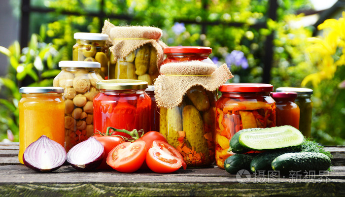 花園里的腌制藝術(shù) 用玻璃罐裝點生活與餐桌